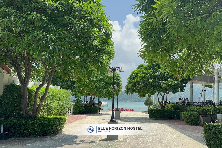 Loh Dalum Beach Koh Phi Phi near Blue Horizon Hostel